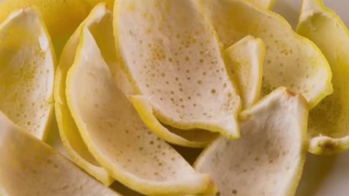 قشر الليمون لجمالك