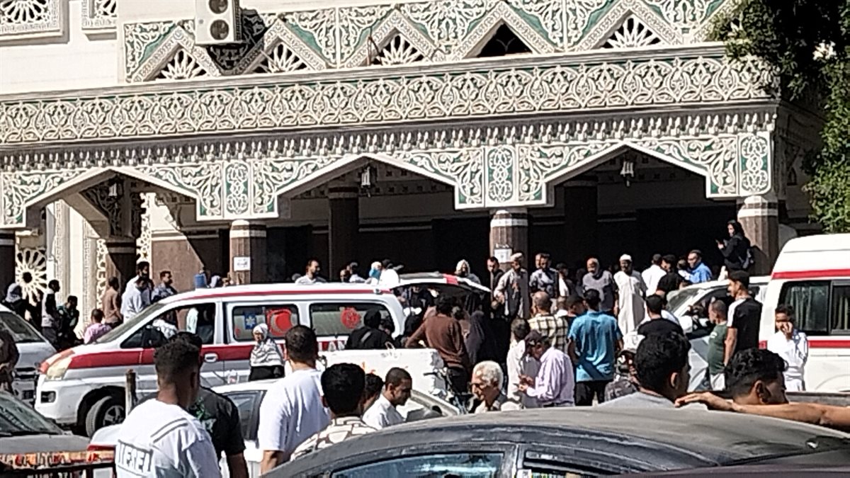 جانب من تشيع الجثمان، فيتو