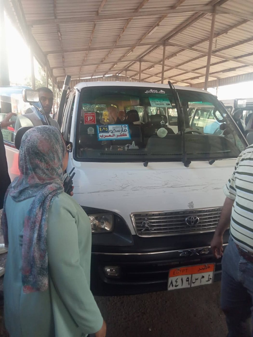 حملات متابعه داخل المواقف بدمياط لسيارات الأجرة للتاكد من التعريفه الجديدة