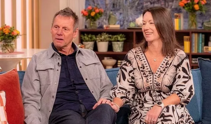 أسطورة الكرة الإنجليزي ستيوارت بيرس، فيتو