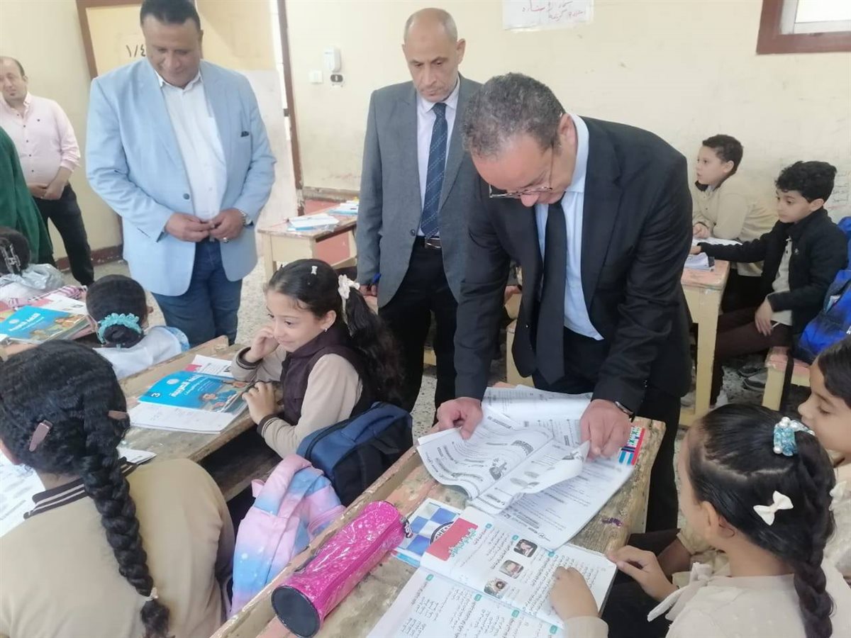 جانب من زيارات المدارس بفاقوس -فيتو