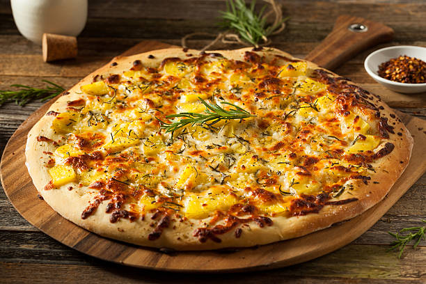 طريقة عمل بيتزا البطاطس