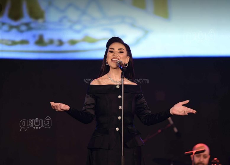 مي فاروق (10)