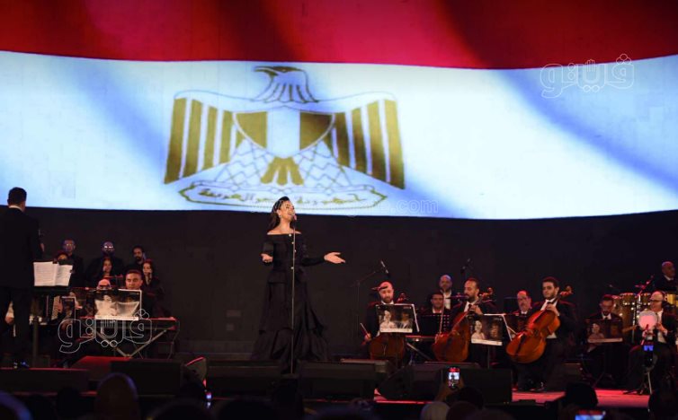 مي فاروق (11)