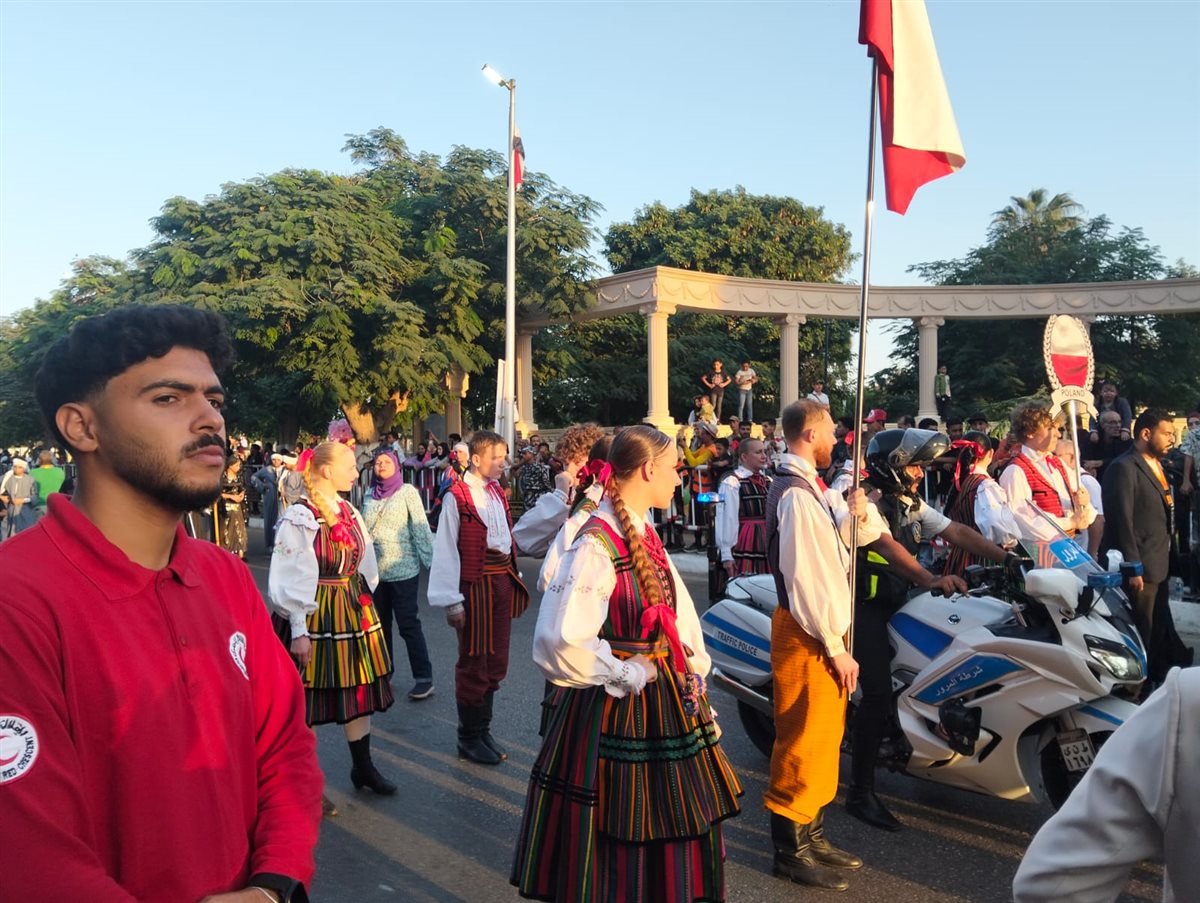 ديفلية مهرجان الفنون الشعبية بالإسماعيلية، فيتو
