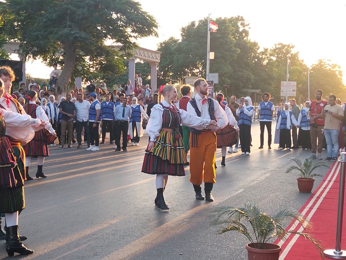 ديفلية مهرجان الفنون الشعبية بالإسماعيلية، فيتو