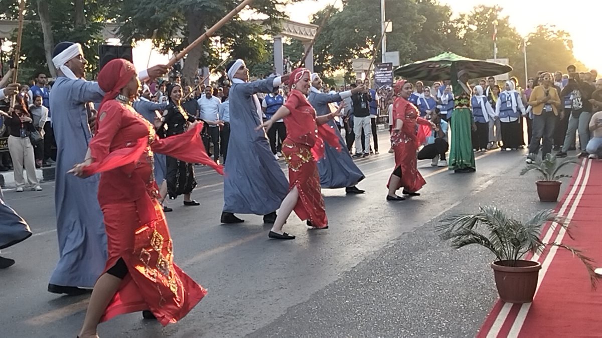 ديفلية مهرجان الفنون الشعبية بالإسماعيلية، فيتو