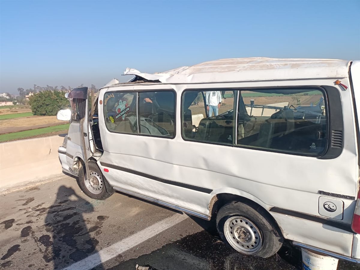 انقلاب ميكروباص بالطريق الحر، فيتو