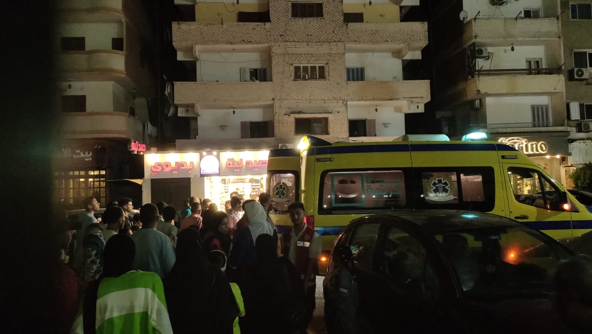 الاسعاف ينقل عضو الفرقة للمستشفى، فيتو