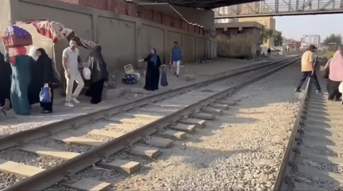 ازمة عبور المشاة ببنها القليوبية، فيتو