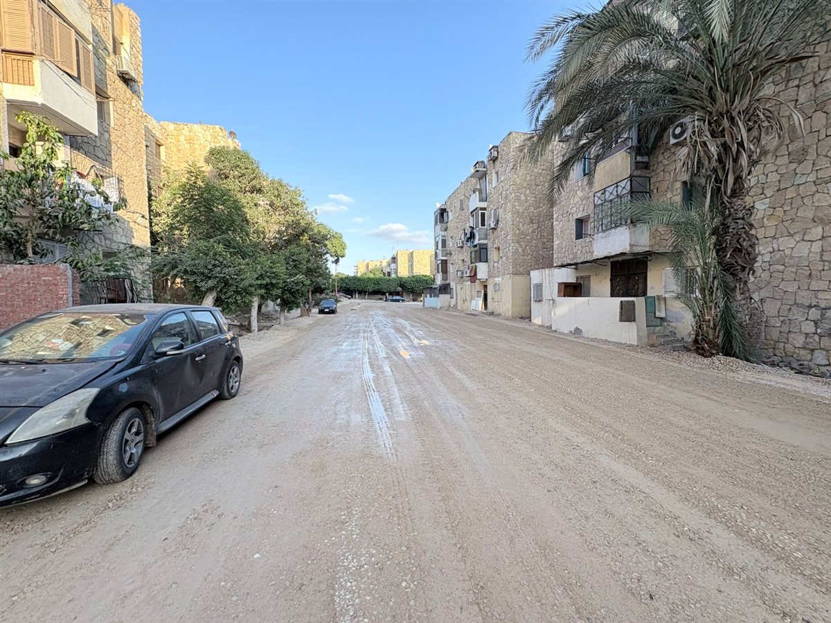 جانب من بدء أعمال الرصف، فيتو