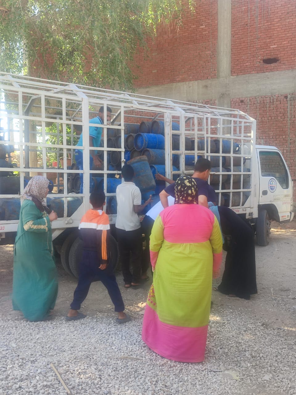 جانب من توزيع الاسطوانات،فيتو