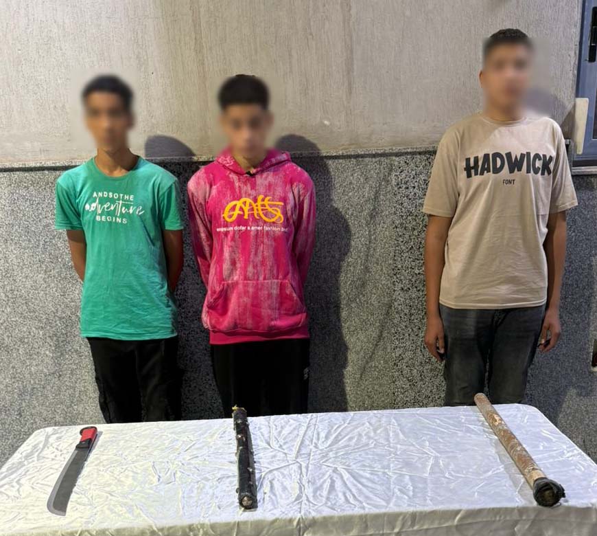 ضبط 3 طلاب بأسيوط عقب مشاجرة أمام مدرسة وحيازتهم أسلحة بيضاء
