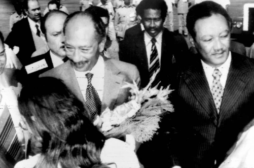 الرئيس أنور السادات يزور السودان، فيتو