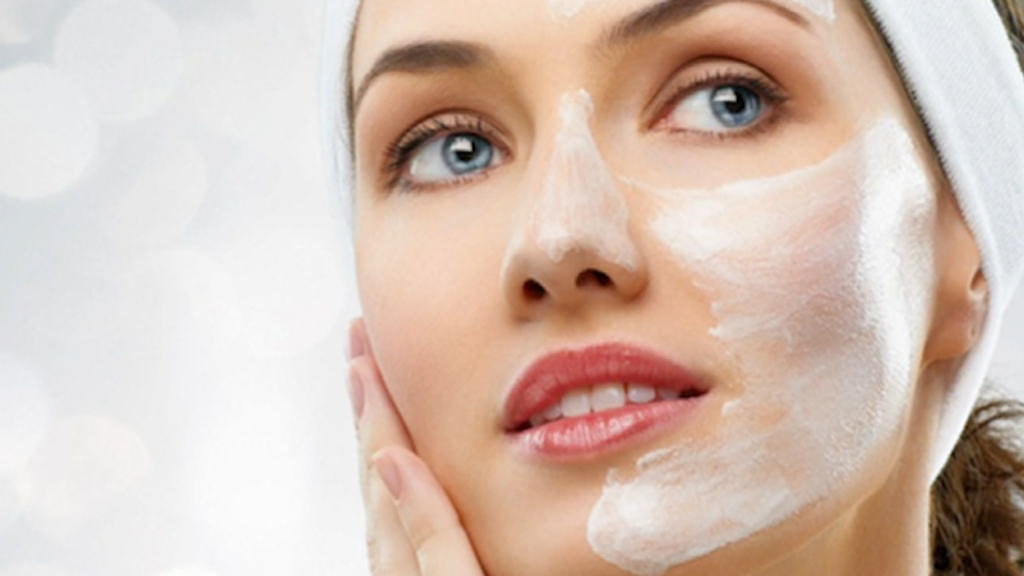 ماسك لتفتيح البشرة