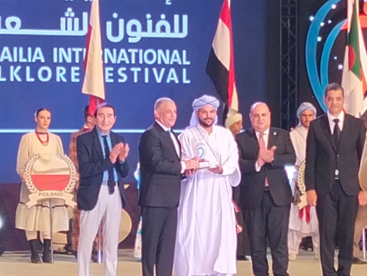 جانب من تكريم فرق المهرجان، فيتو