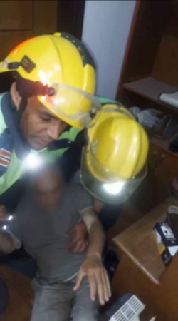 أمن القاهرة يستجيب لإنقاذ مسن من داخل شقته بالتجمع الخامس