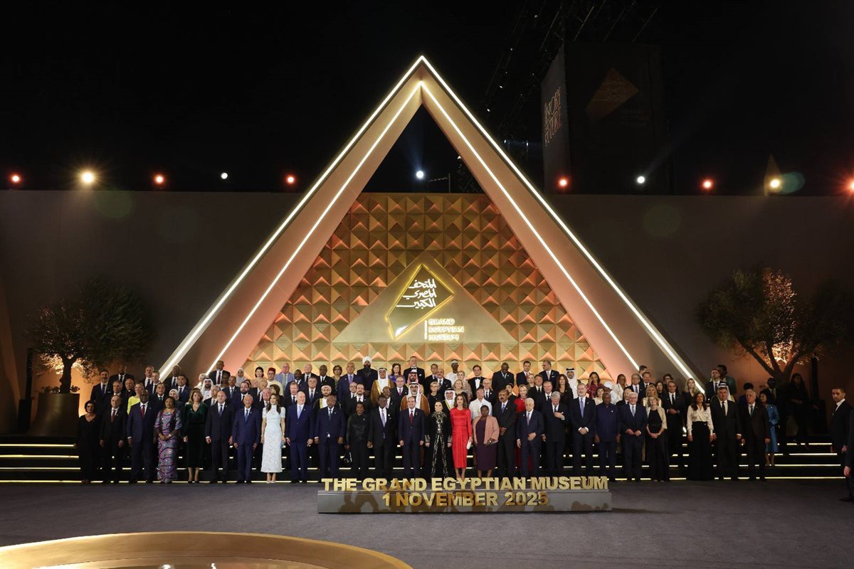 الرئيس وعدد من زعماء العالم ، فيتو