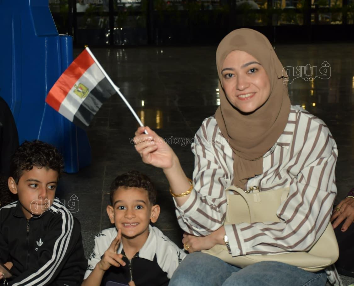 أهالي بورسعيد يتابعون افتتاح المتحف المصري الكبير، فيتو