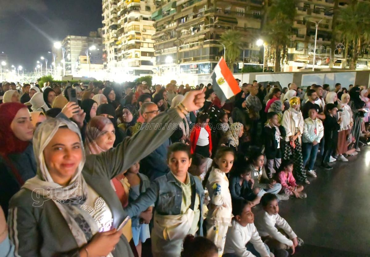 أهالي بورسعيد يتابعون افتتاح المتحف المصري الكبير، فيتو