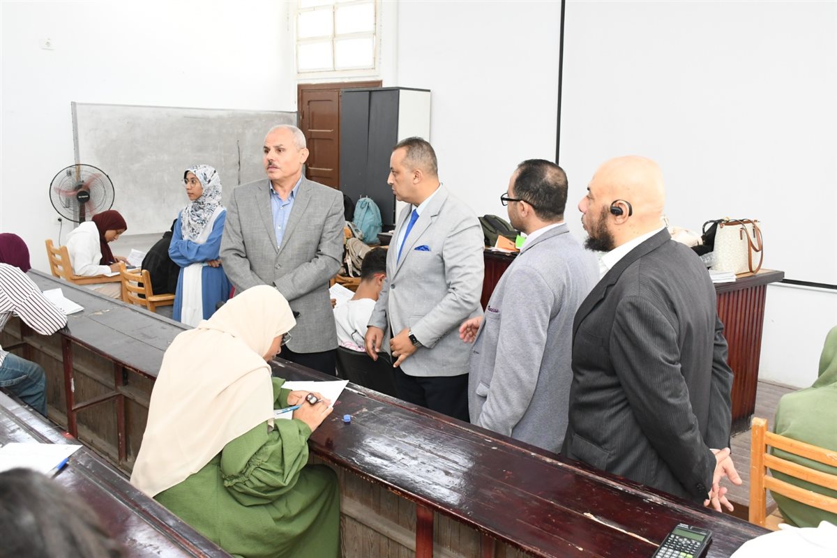 جانب من الامتحانات، فيتو