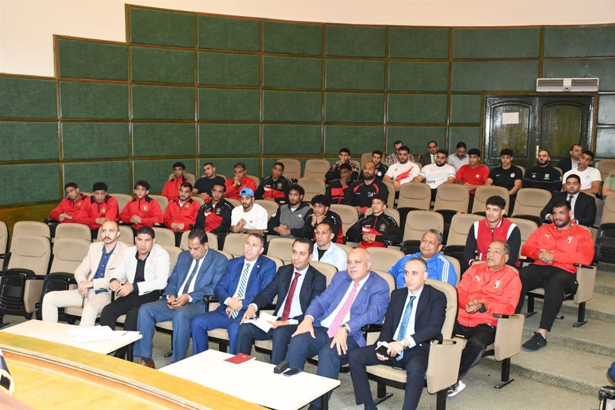 وزير الرياضة ورئيس الأوليمبية يناقشان خطة دعم أبطال المصارعة استعدادًا لبطولات العالم والأولمبياد