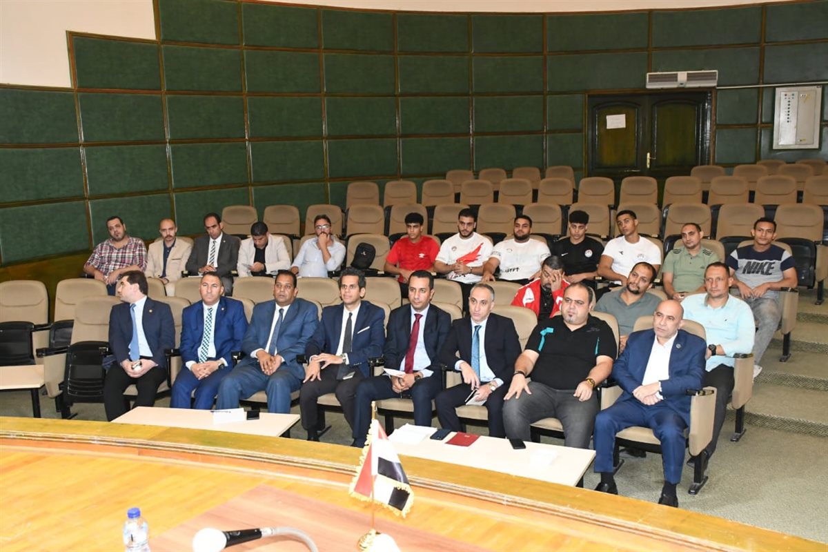 وزير الرياضة ورئيس الأوليمبية يلتقيان أبطال رفع الأثقال لمناقشة برامج إعدادهم وسبل دعمهم