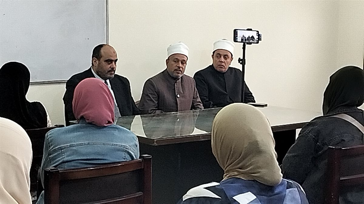 جانب من انطلاق الدراسة بالمركز الثقافي الإسلامي بالإسماعيلية، فيتو