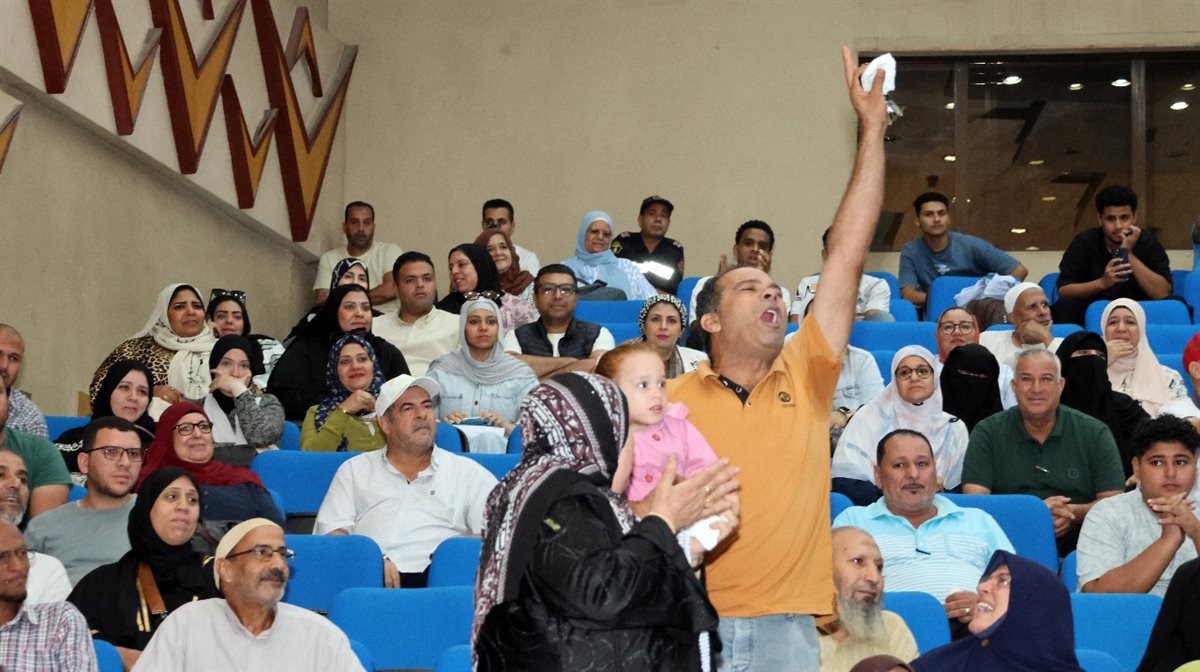 أبرز مراسم الفرحة خلال إجراء قرعة الحج بالإسماعيلية، فيتو