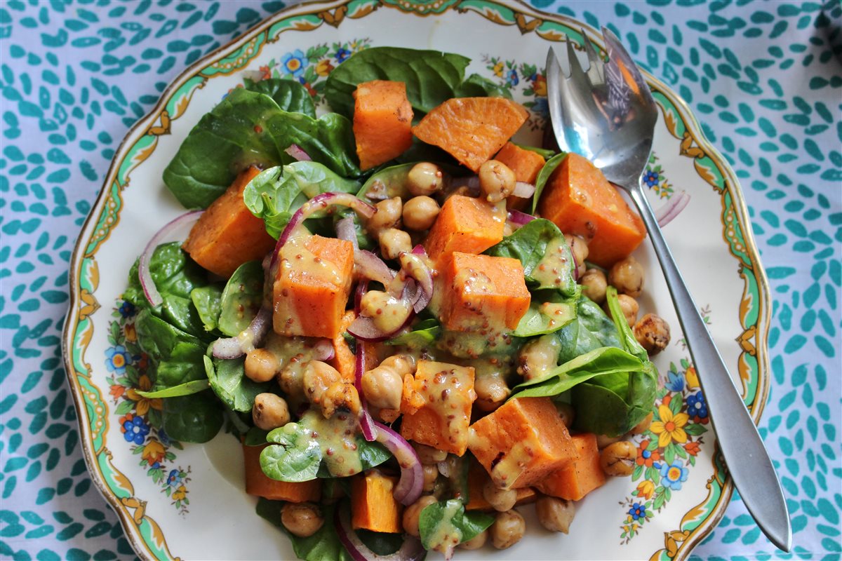 سلطة البطاطا الحلوة