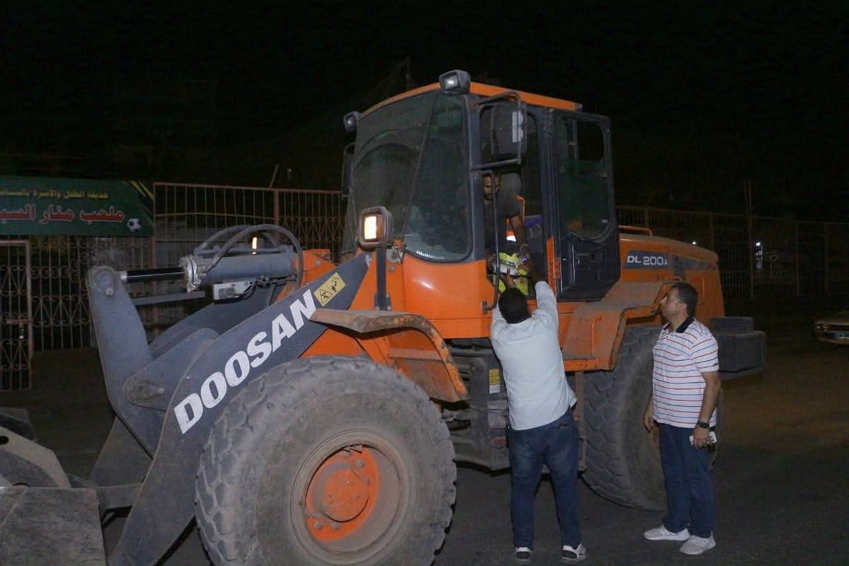 &nbsp;مبادرة لتوزيع وجبات ساخنة ومياه وعصائر على عمال النظافة