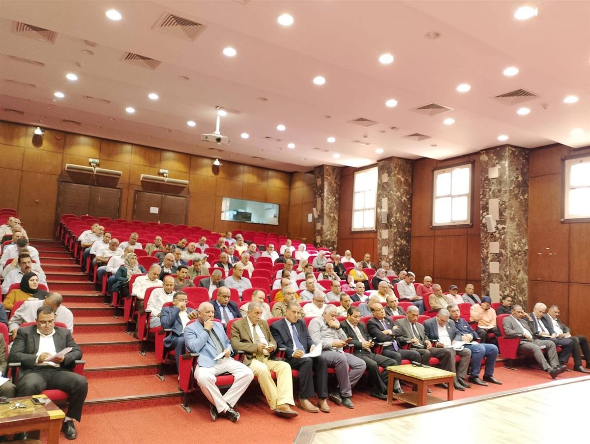 وكيل تعليم البحيرة يعقد اجتماعًا بمديري الإدارات التعليمة، فيتو