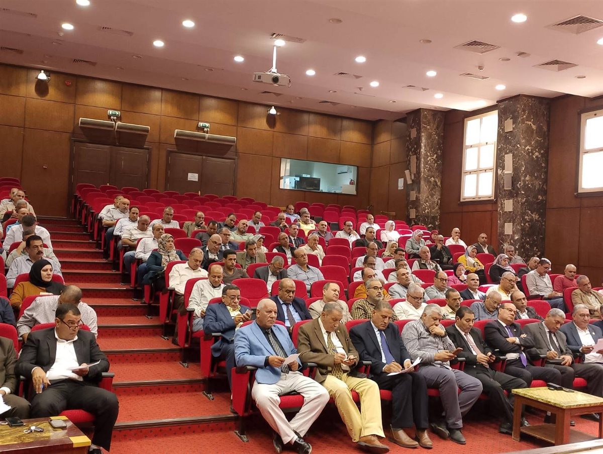 وكيل تعليم البحيرة يعقد اجتماعًا بمديري الإدارات التعليمة، فيتو