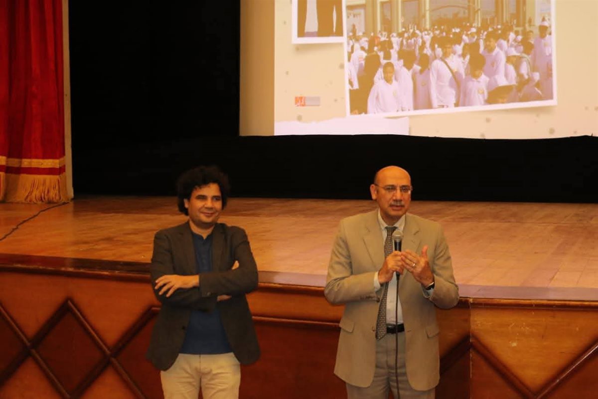 جانب من الافتتاح، فيتو