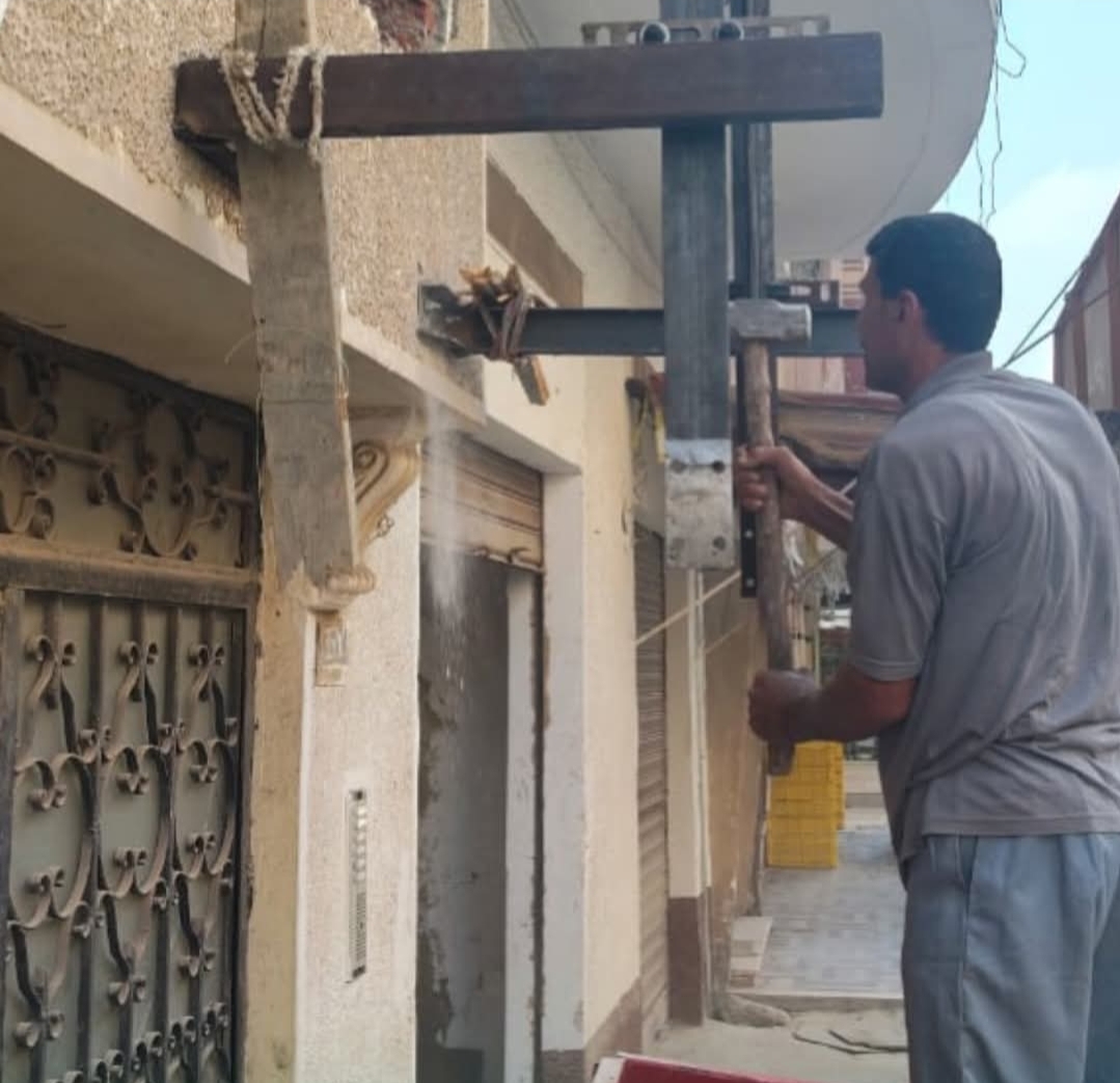 جانب من إزالة المصعد، فيتو