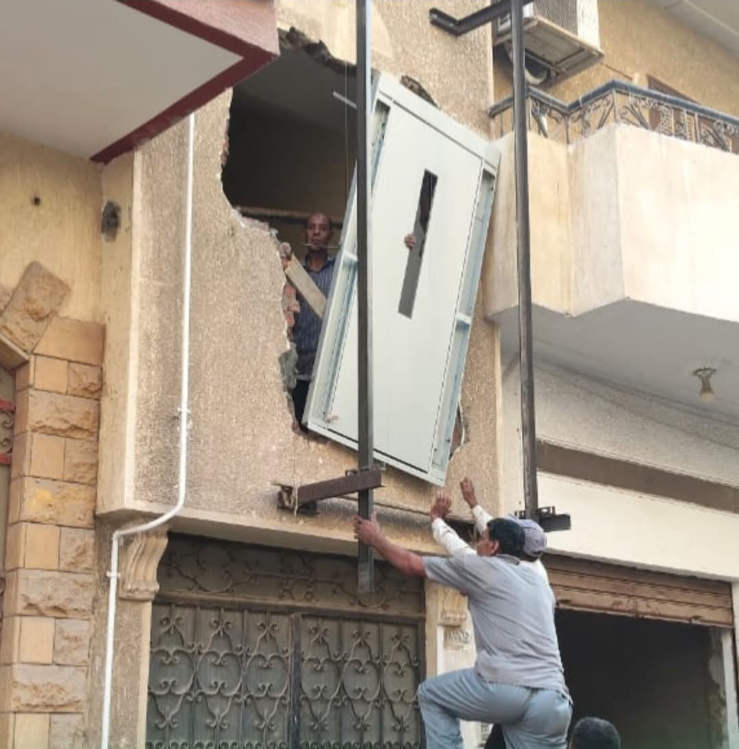 جانب من إزالة المصعد، فيتو