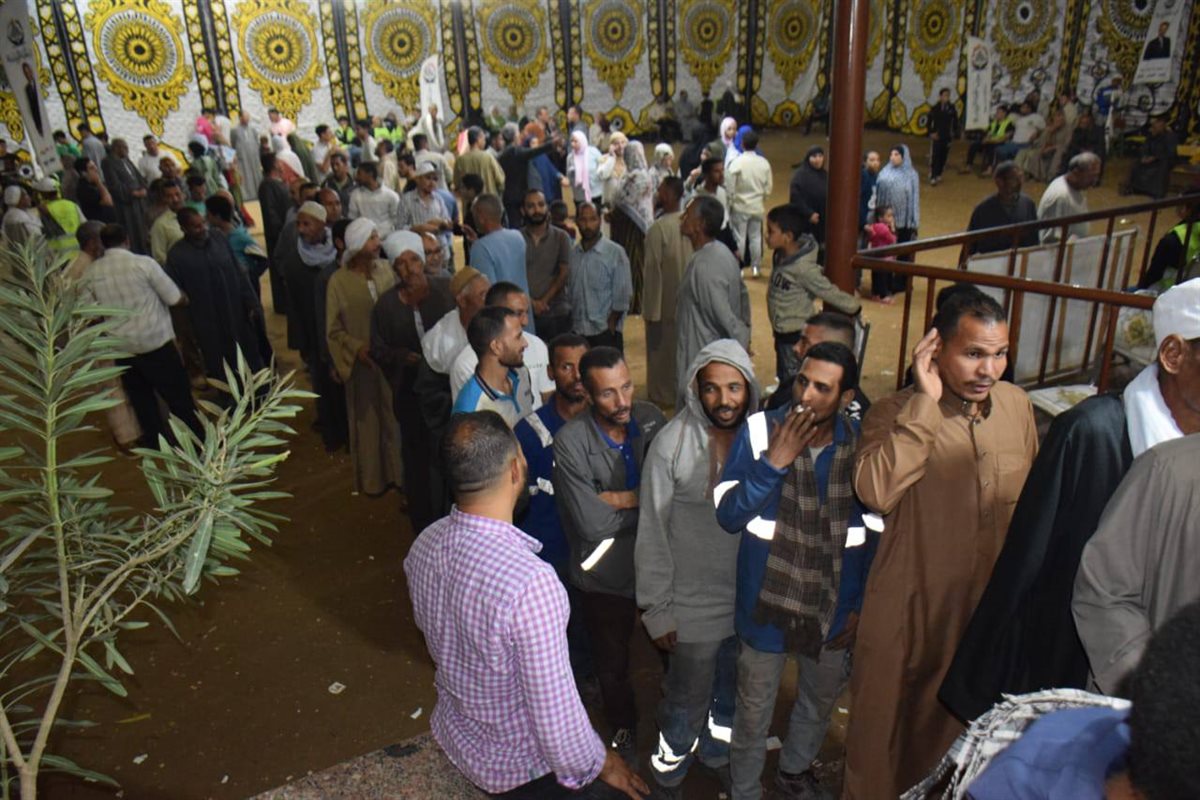 حشود كبيرة للناخبين أمام لجان النواب ببني سويف