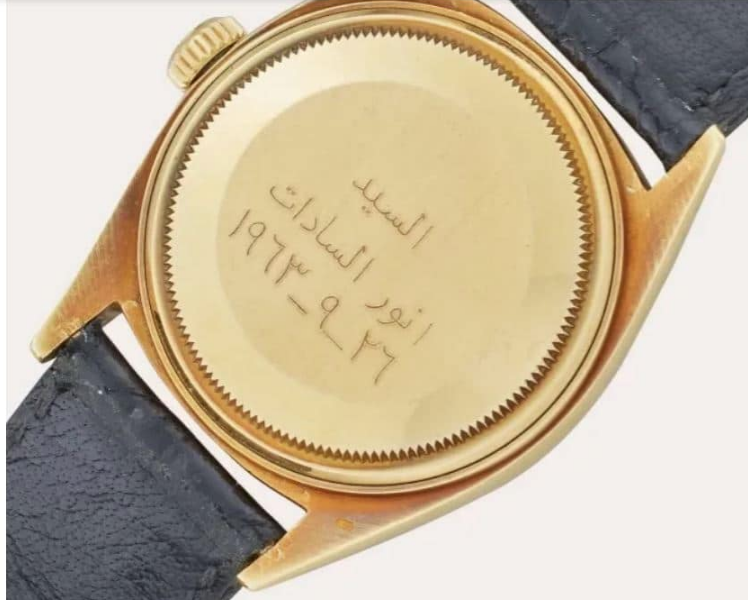 سر نقش اسم السادات على ساعة جمال عبد الناصر، فيتو