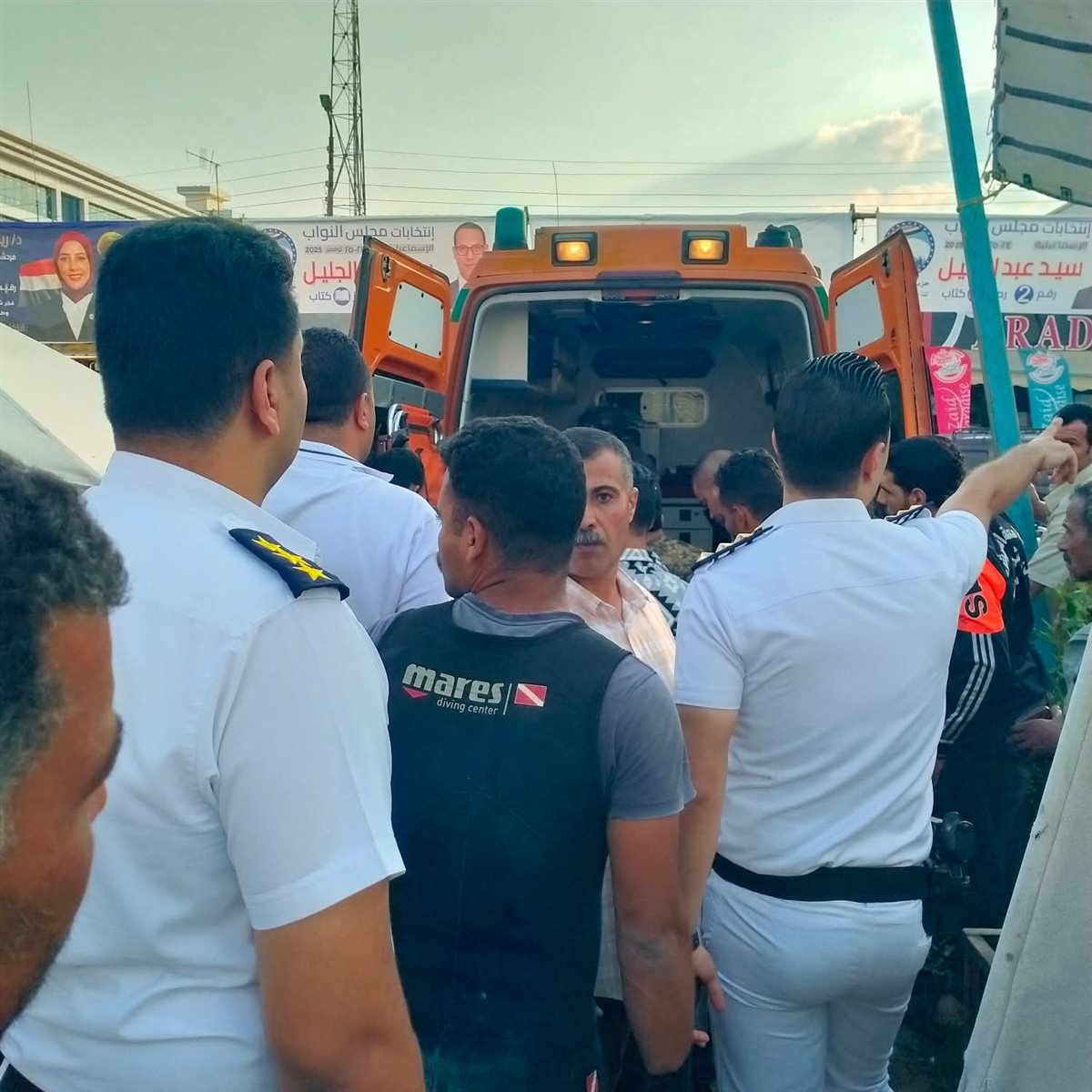 جانب من انتشال الجثمان، فيتو