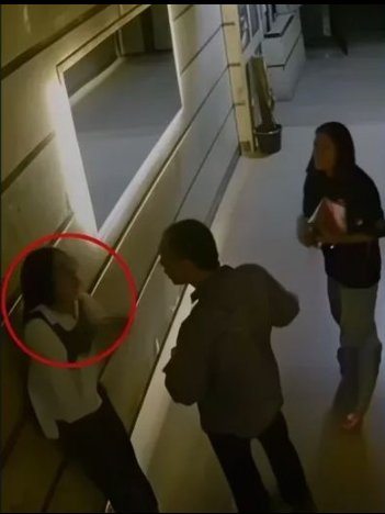 الفتاة ترجو المعتدي أبوس أيدك سيبني في حالي أمشي، فيتو