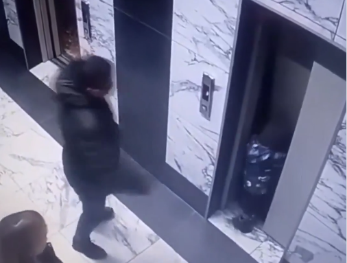 سقوط طفل داخل بئر الأسانسير، فيتو