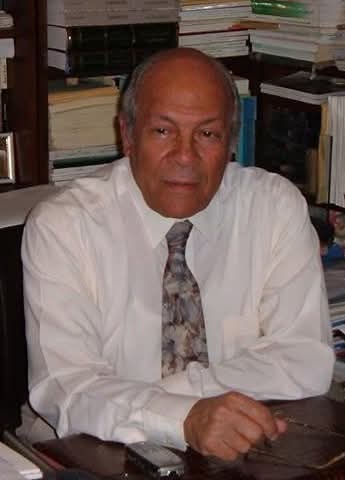 الدكتور عاصم الدسوقي 