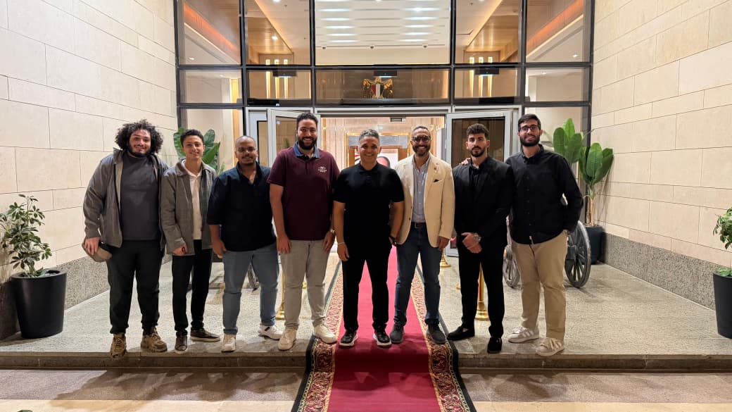 أشرف صبحي يلتقي شباب الدراجات النارية والسيارات قبل جولتهم في سيناء