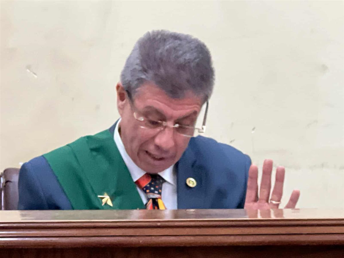 المستشار أيمن عبد الحكم رئيس محكمة جنايات الجيزة ، فيتو