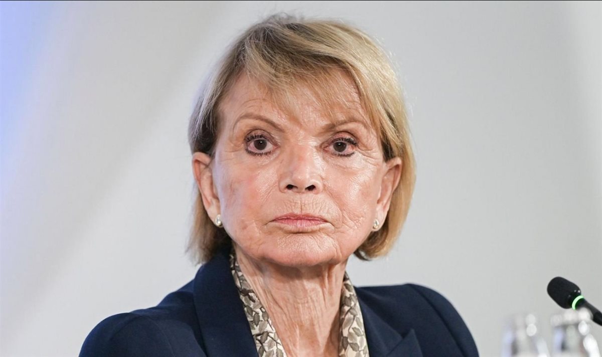 الممثلة الألمانية أوشي جلاس، فيتو