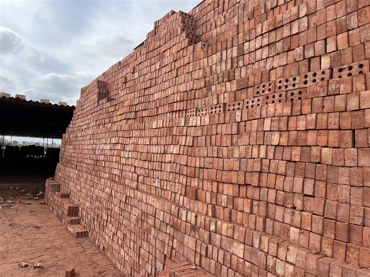 ورش تصنيع الطوب الأحمر بالبحيرة، فيتو