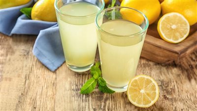 الماء بالليمون 