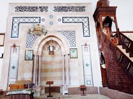 الجامع المعلق».. أيقونة معمار «تعتلي» قناطر بردى