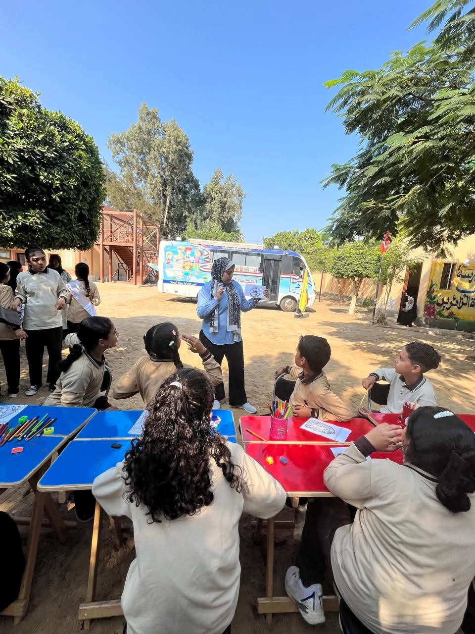 جانب من فاعليات المكتبة المتنقلة، فيتو