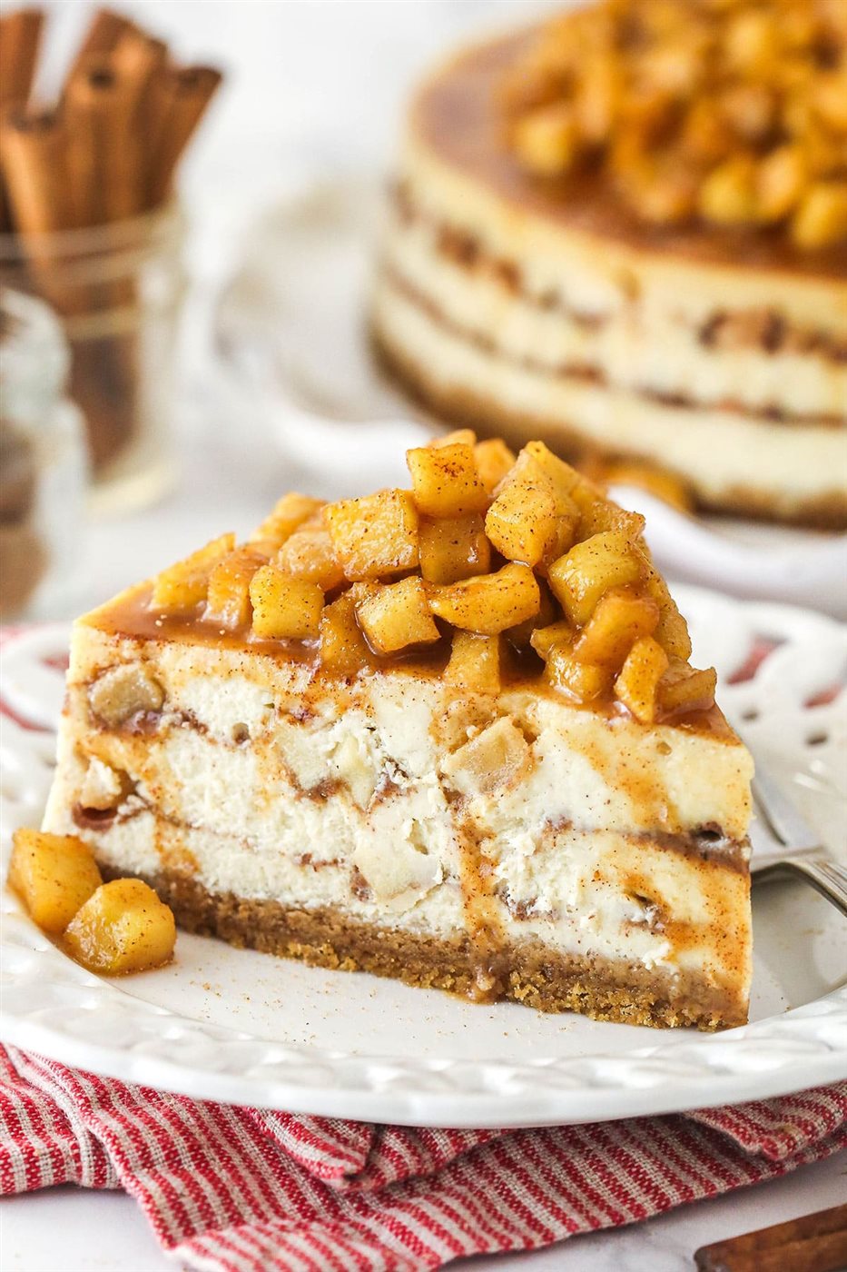 تشيز كيك التفاح بالقرفة